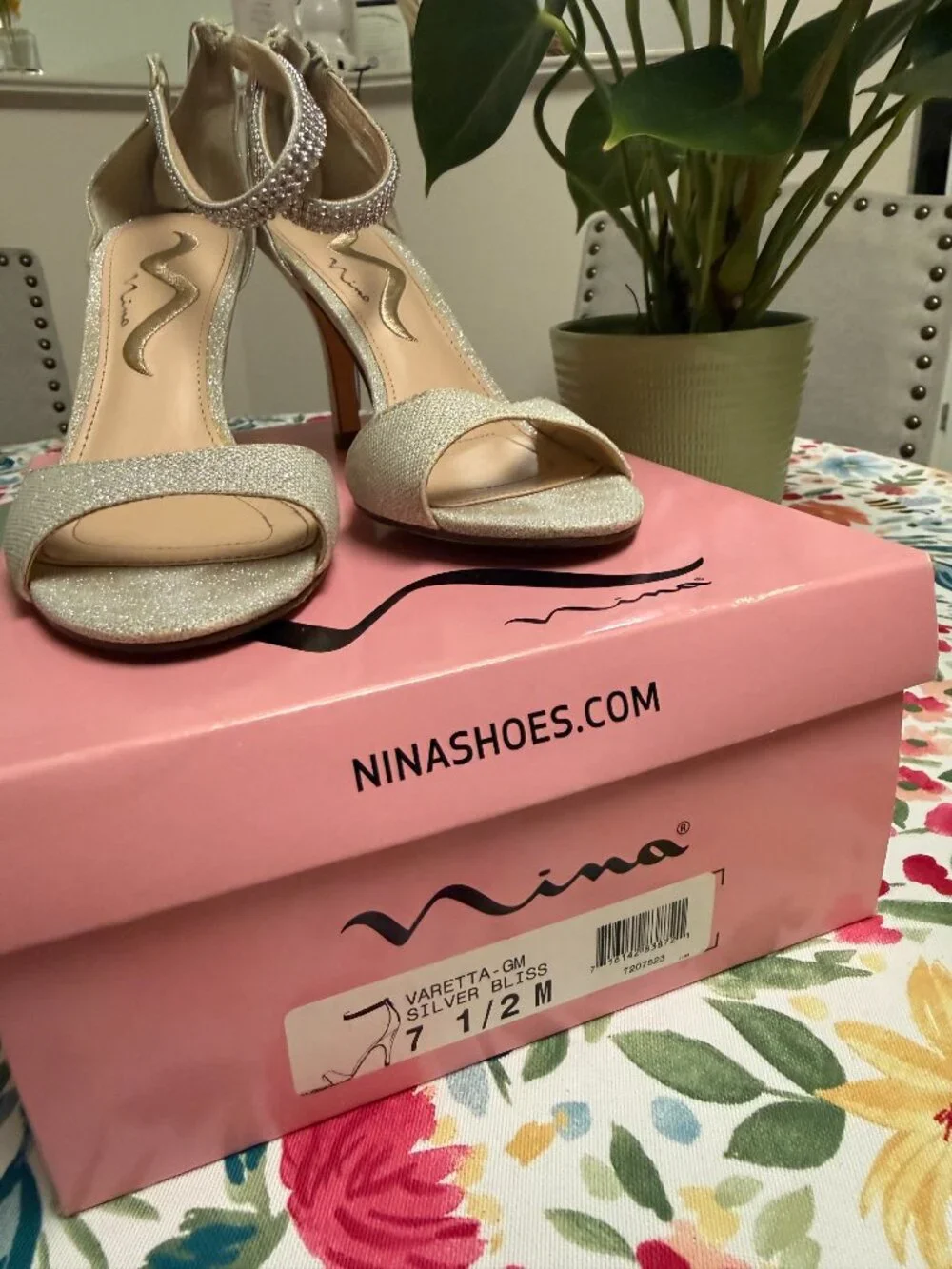 Nina Varetta Silver Bliss Rhinestone Ankle Strap Heels Size 7.5M Wedding Prom
